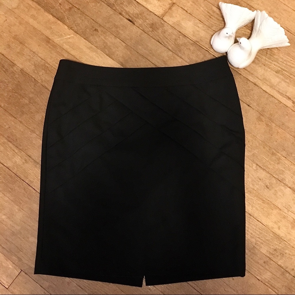 Limited Pleated Black Stretch Straight Skirt Sz 12